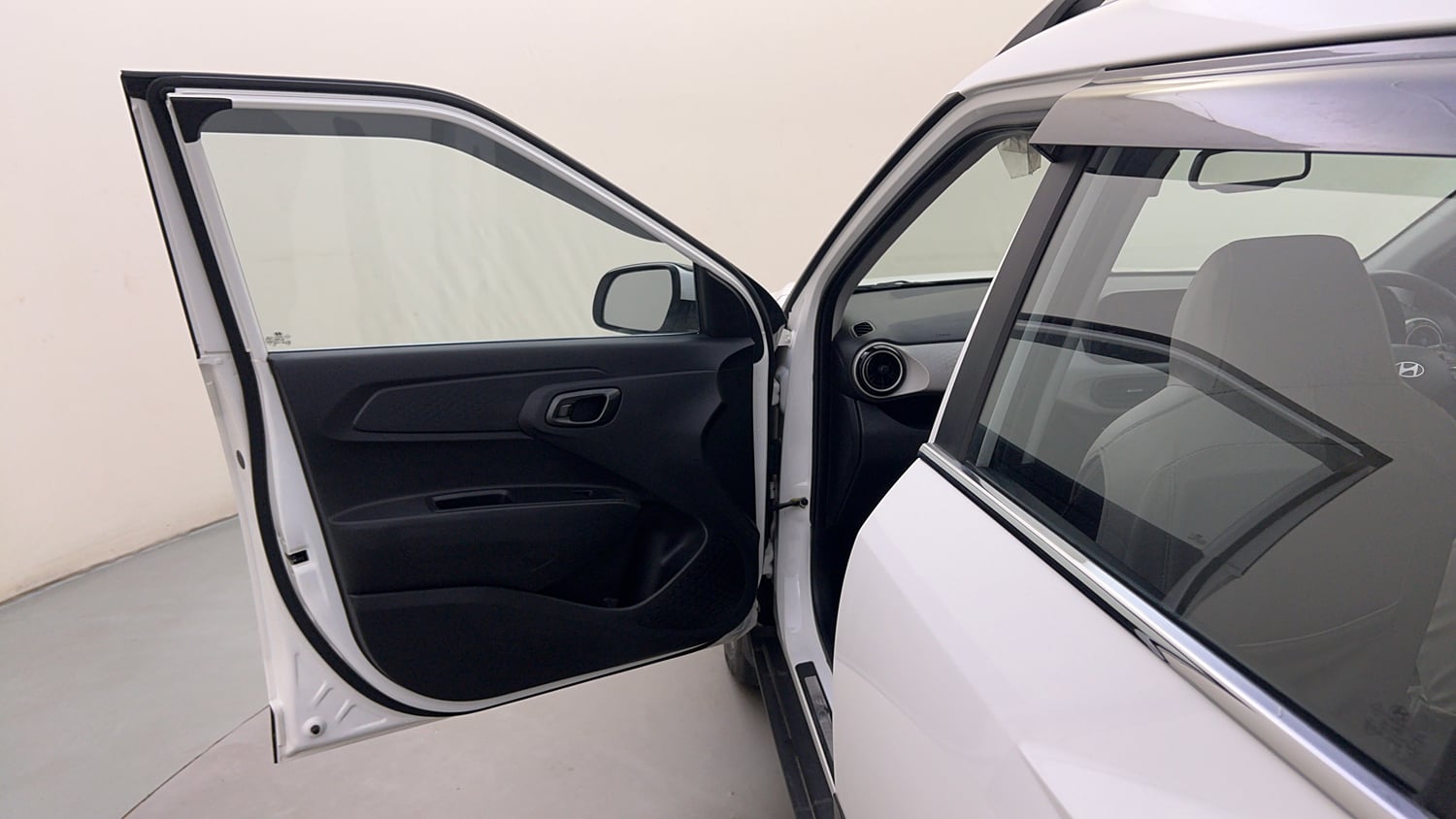Used 2023 Hyundai Exter SX (O) Connect 1.2 AMT Petrol Automatic interior LEFT FRONT DOOR OPEN VIEW