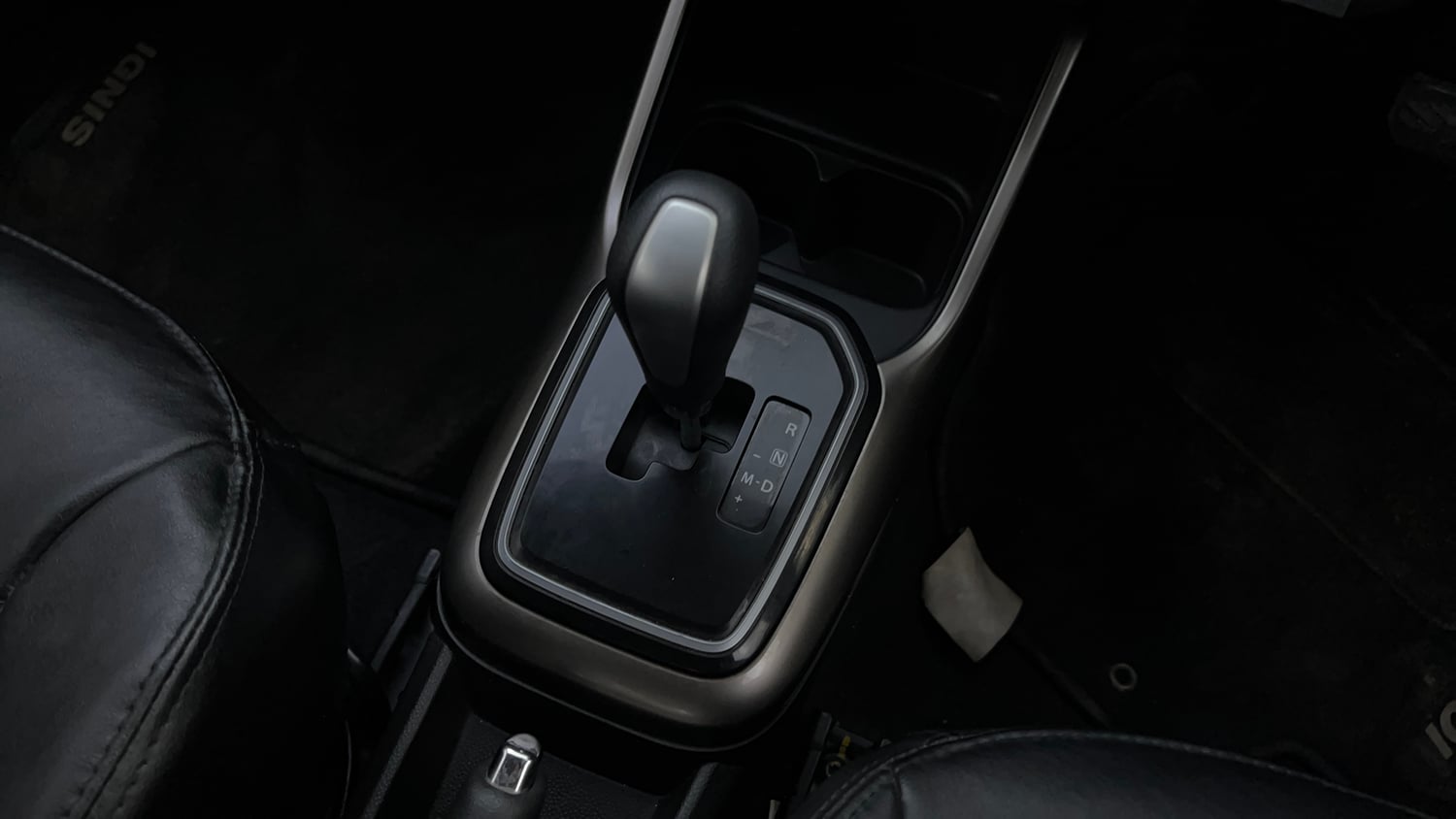 Used 2018 Maruti Suzuki Ignis Alpha 1.2 AMT Petrol Automatic interior GEAR  KNOB VIEW