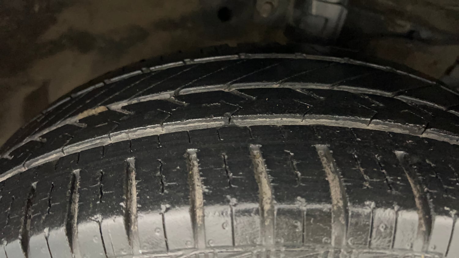 Used 2016 Maruti Suzuki Swift Dzire ZXI Petrol Manual tyres RIGHT FRONT TYRE TREAD VIEW