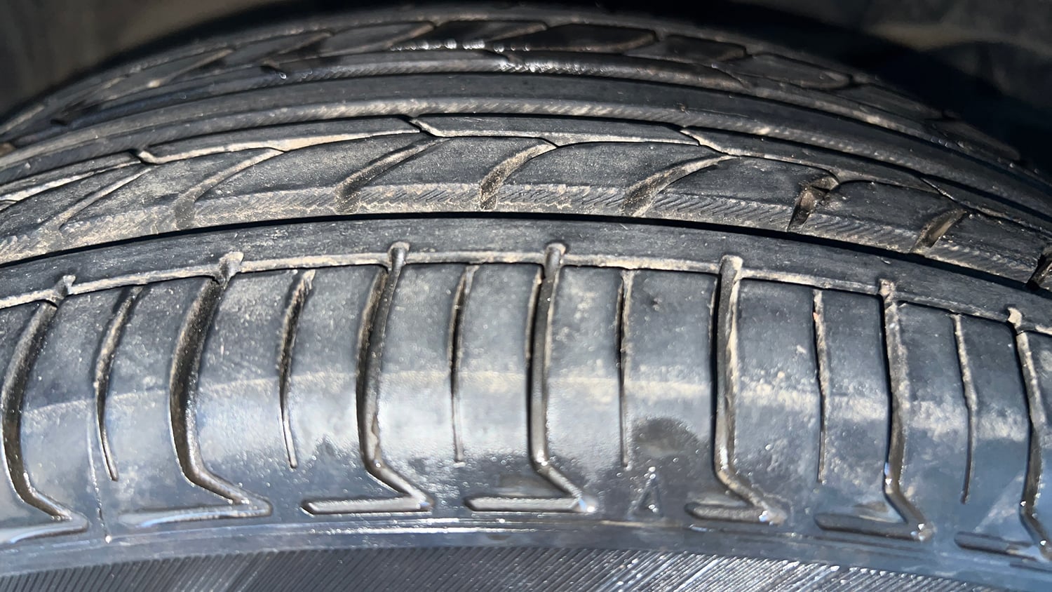 Used 2022 Honda Amaze VX CVT 1.2 Petrol Petrol Automatic tyres RIGHT FRONT TYRE TREAD VIEW