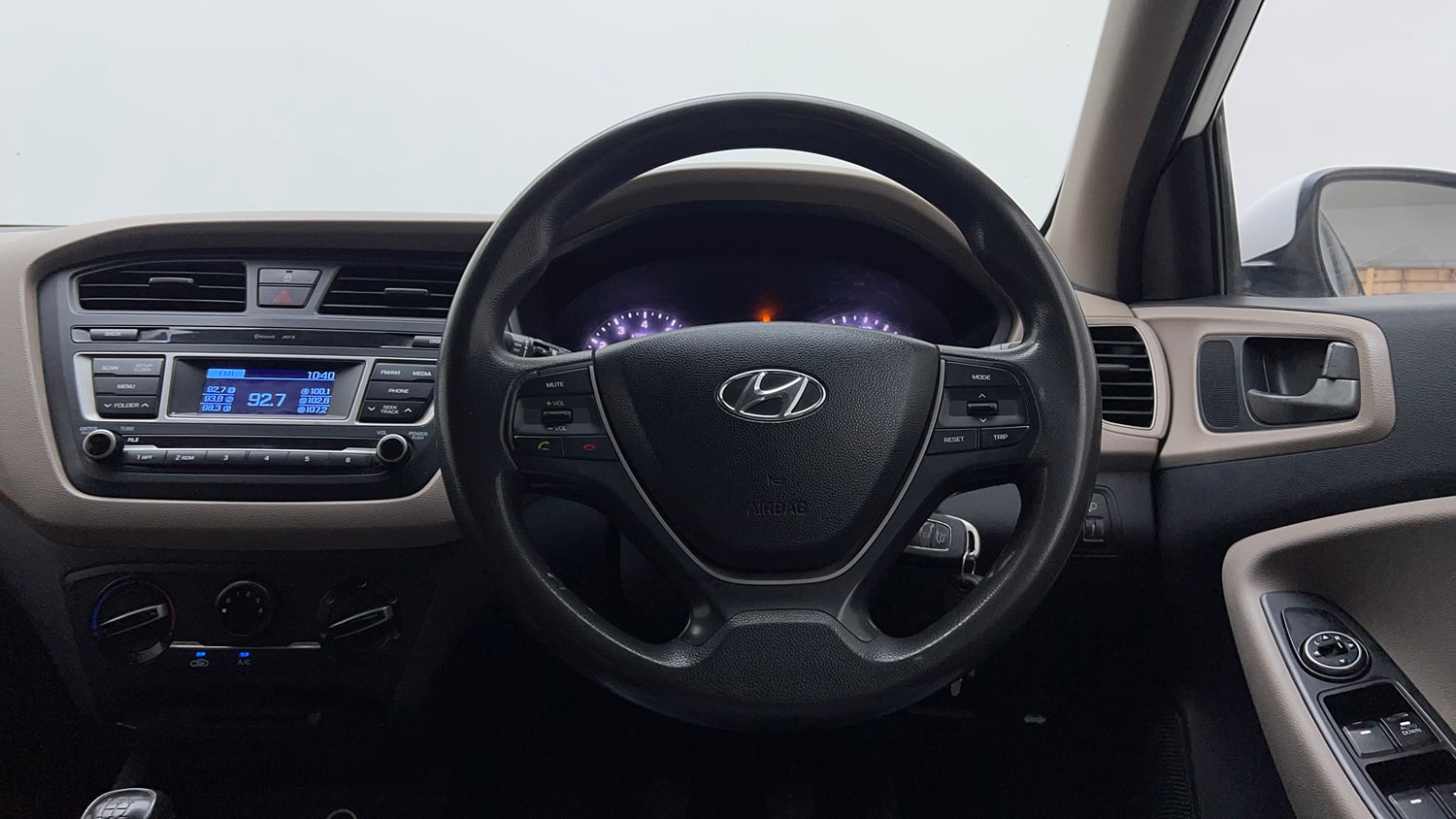 Used 2016 Hyundai Elite i20 Magna 1.2 Petrol Manual interior STEERING VIEW
