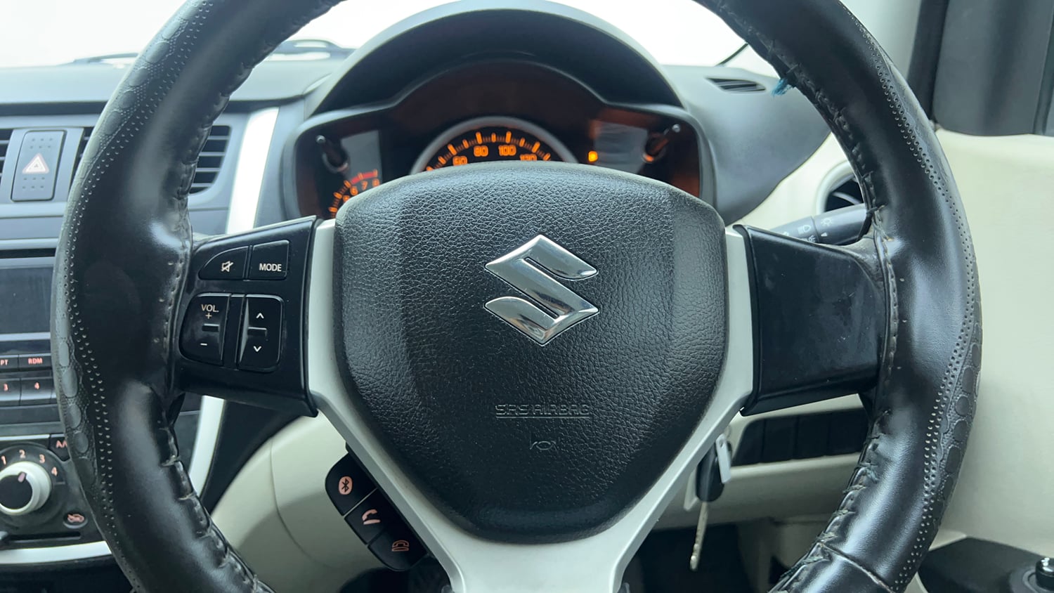 Used 2019 Maruti Suzuki Celerio ZXi Petrol Manual top_features Steering mounted controls