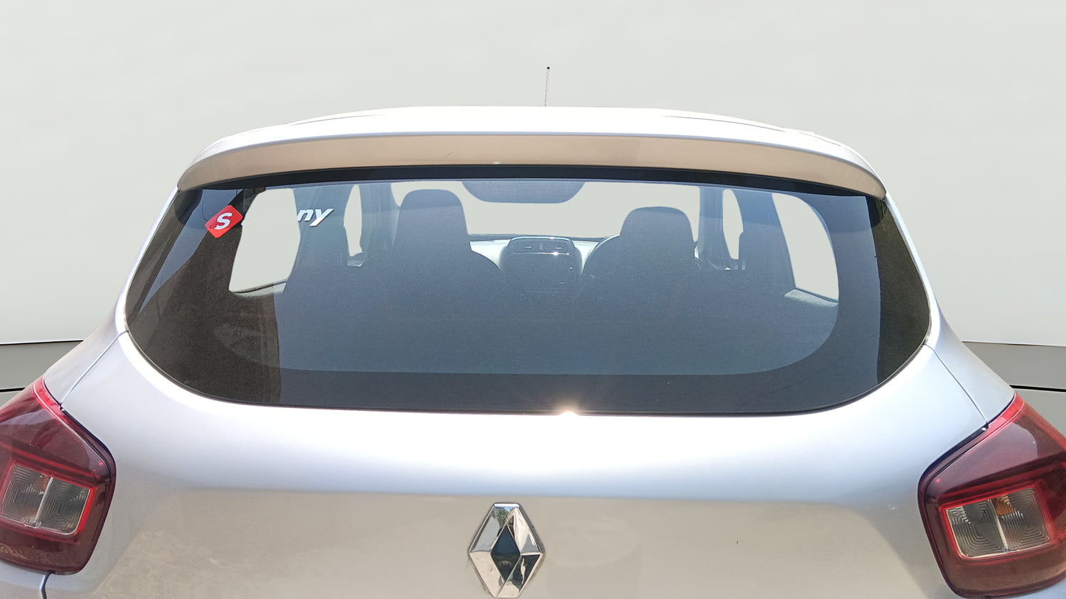 Used 2023 Renault Kwid RXT 1.0 AMT Petrol Automatic exterior BACK WINDSHIELD VIEW