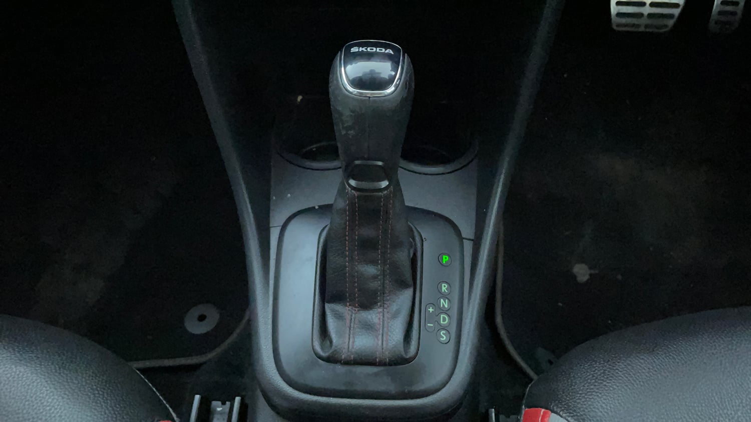 Used 2018 Skoda Rapid Style 1.6 MPI AT Petrol Automatic interior GEAR  KNOB VIEW