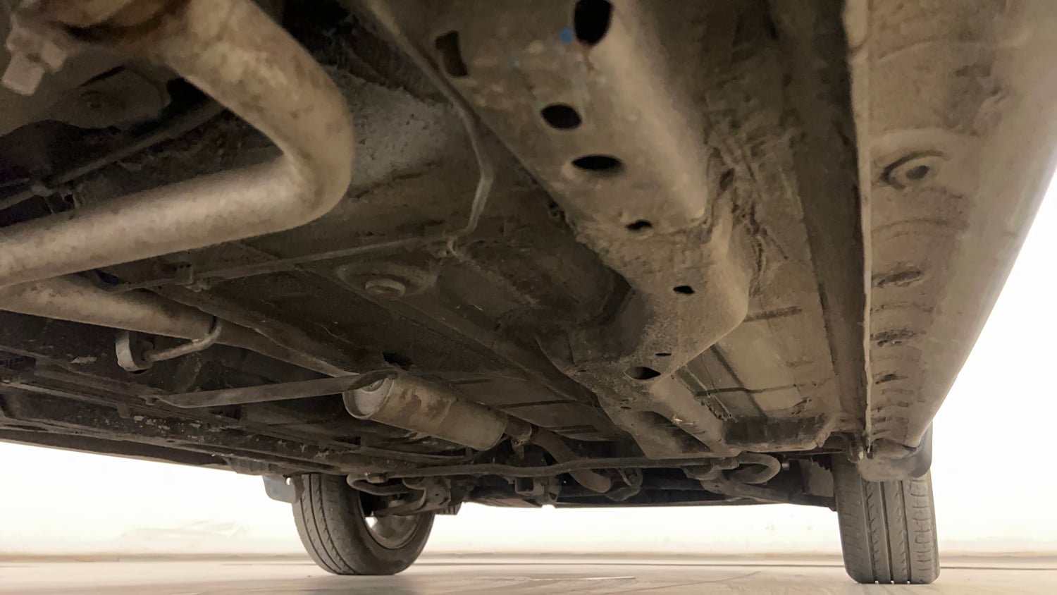 Used 2019 Tata Tiago Revotron XZ Plus Petrol Manual extra REAR RIGHT UNDERBODY VIEW