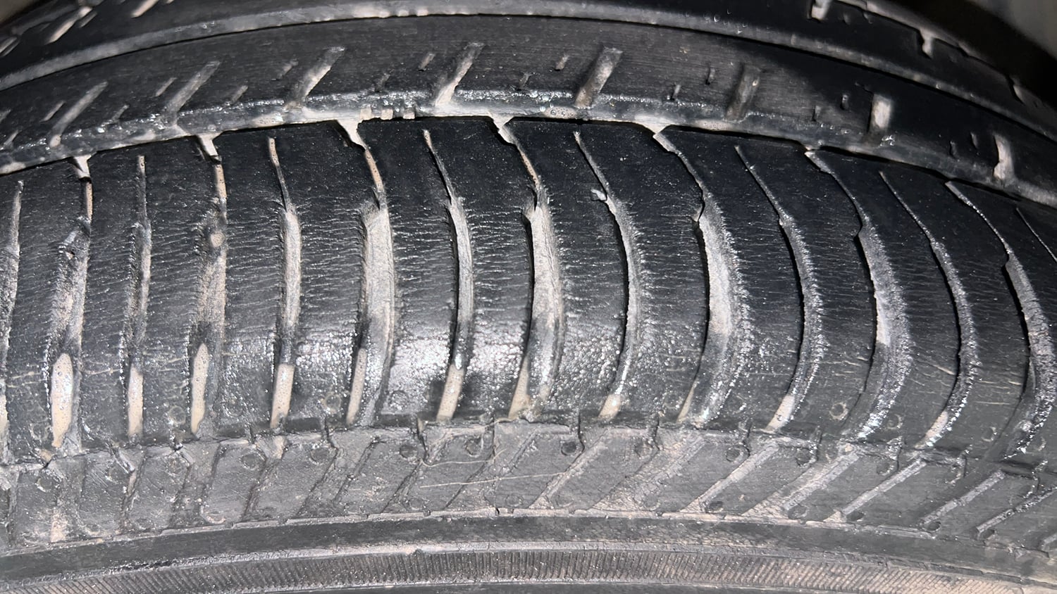 Used 2016 Ford EcoSport Titanium 1.5L Ti-VCT Petrol Manual tyres RIGHT FRONT TYRE TREAD VIEW