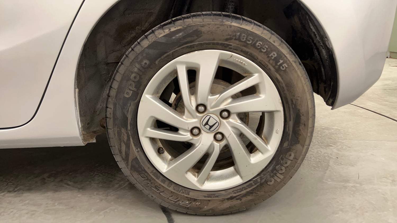 Used 2017 Honda Jazz V Petrol Petrol Manual tyres LEFT REAR TYRE RIM VIEW
