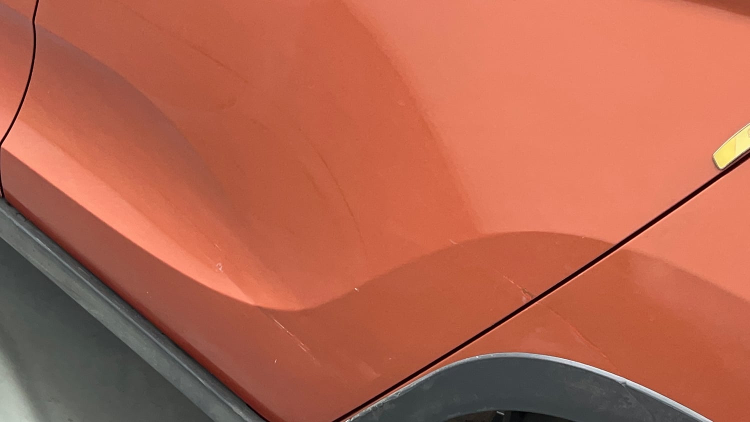 Used 2017 Mahindra KUV100 K4 6 STR Petrol Manual dents MINOR DENT