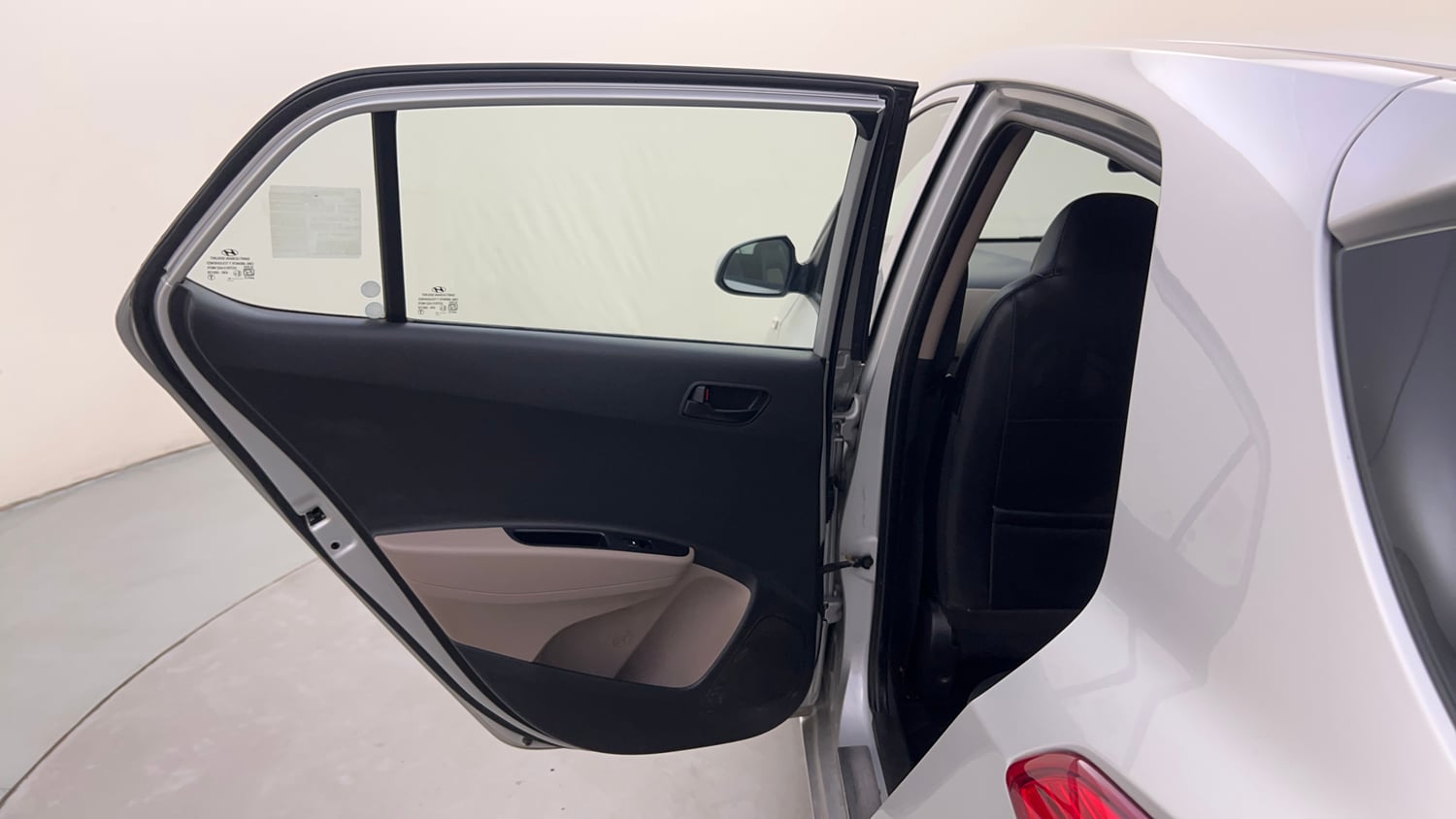 Used 2018 Hyundai Grand i10 Magna 1.2 Kappa VTVT Petrol Manual interior LEFT REAR DOOR OPEN VIEW