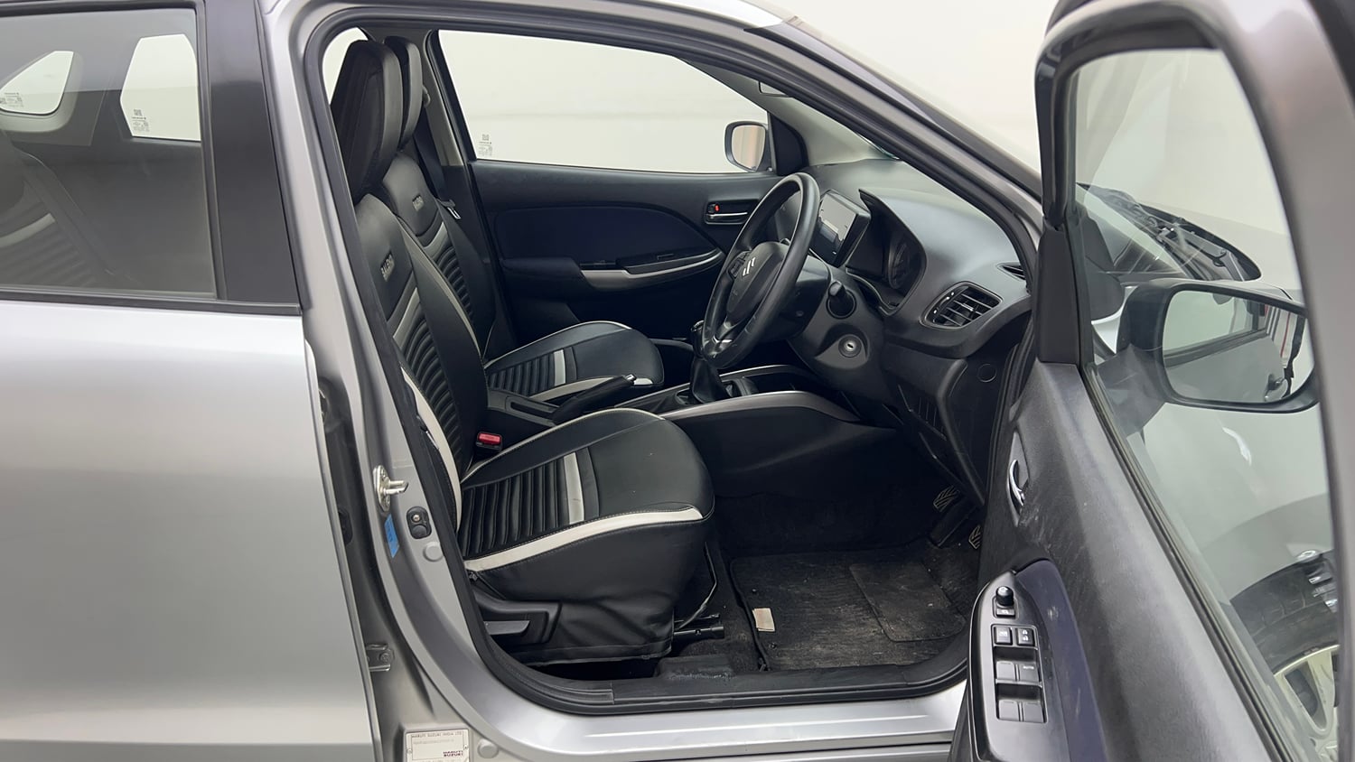 Used 2019 Maruti Suzuki Baleno Delta Petrol Manual interior RIGHT SIDE FRONT DOOR CABIN VIEW