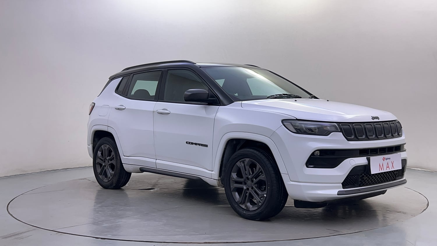 Used 2022 Jeep Compass 5th Anniversary Edition 1.4 Petrol DCT Petrol Automatic exterior RIGHT FRONT CORNER VIEW