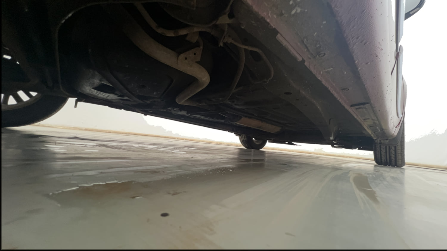 Used 2018 Maruti Suzuki Dzire ZXi Plus AMT Petrol Automatic extra REAR RIGHT UNDERBODY VIEW