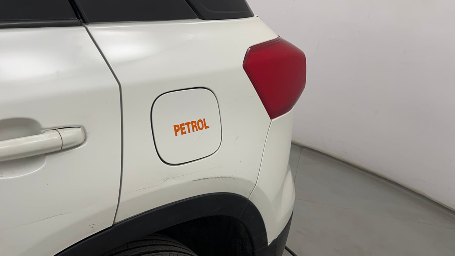 Used 2020 maruti-suzuki Vitara Brezza VXi Petrol Manual dents MINOR SCRATCH
