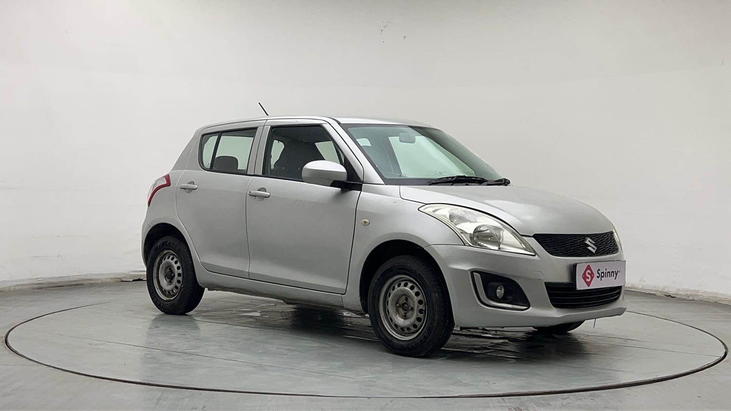 Used 2017 Maruti Suzuki Swift Lxi (O) Petrol Manual exterior RIGHT FRONT CORNER VIEW