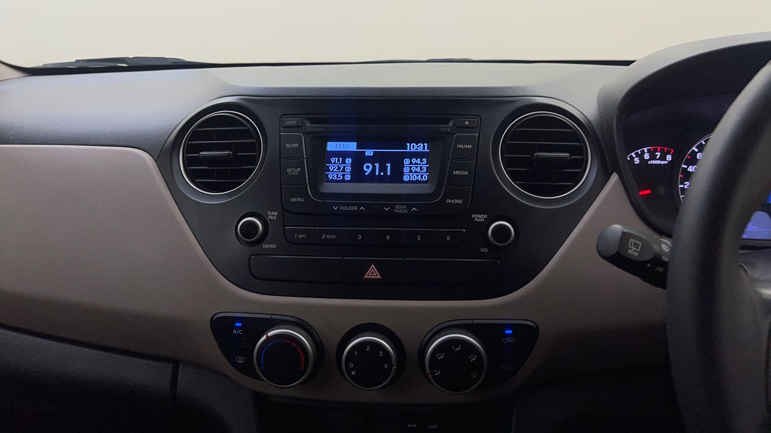 Used 2013 Hyundai Grand i10 Asta 1.2 Kappa VTVT Petrol Manual top_features Integrated (in-dash) music system
