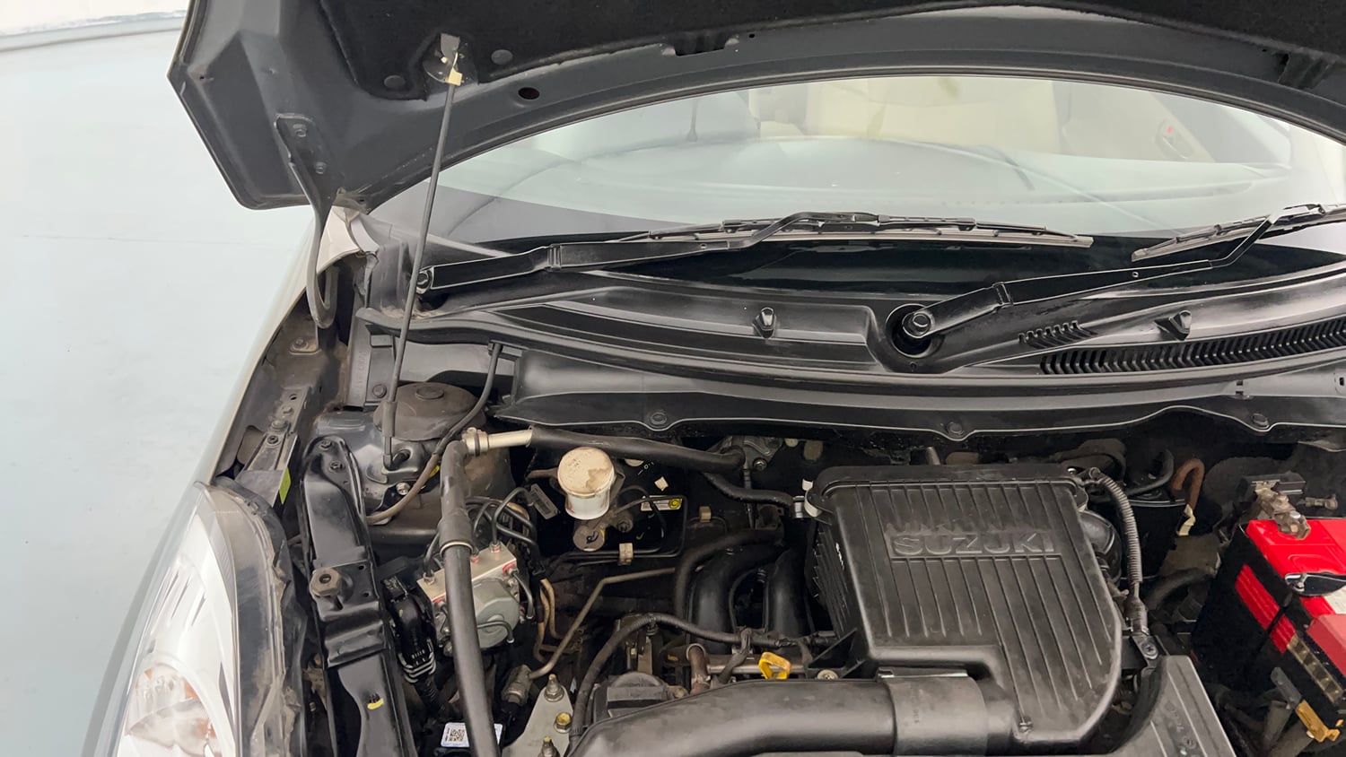 Used 2016 Maruti Suzuki Swift Dzire ZXI Petrol Manual engine ENGINE RIGHT SIDE HINGE & APRON VIEW