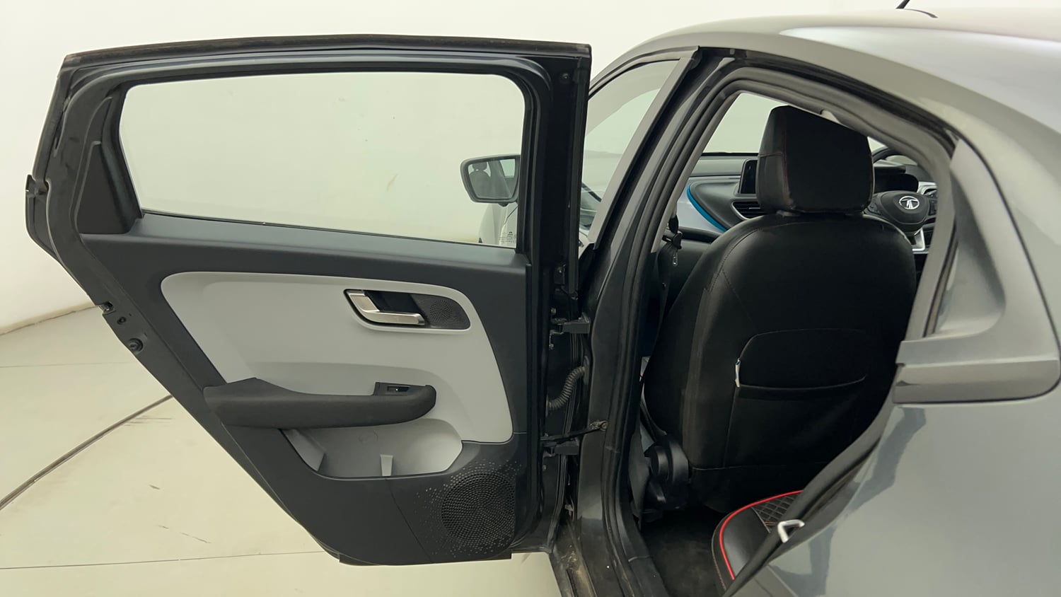 Used 2020 Tata Altroz XZ Petrol Petrol Manual interior LEFT REAR DOOR OPEN VIEW
