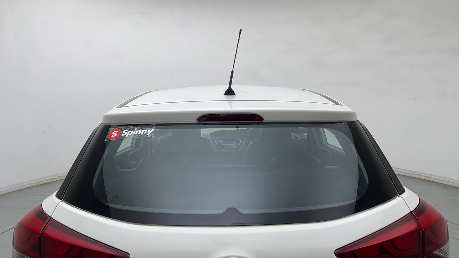 Used 2016 Hyundai Elite i20 Magna 1.2 Petrol Manual exterior BACK WINDSHIELD VIEW