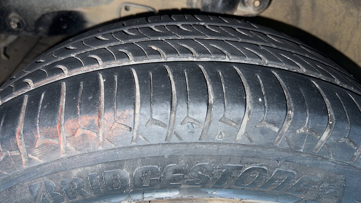 Used 2017 Mahindra KUV100 K4 6 STR Petrol Manual tyres LEFT FRONT TYRE TREAD VIEW