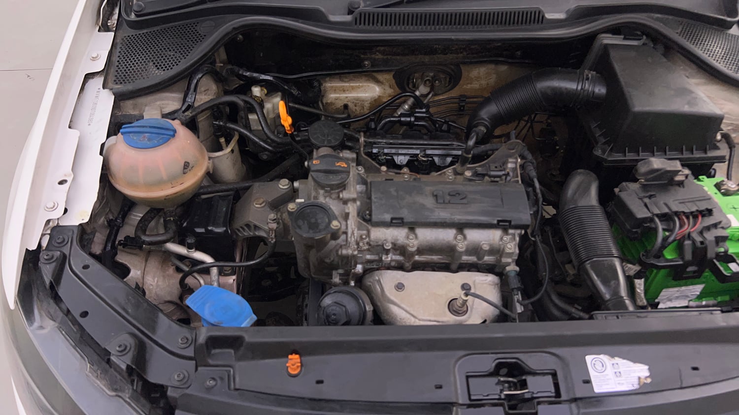 Used 2013 Volkswagen Polo Highline1.2L (P) Petrol Manual engine ENGINE RIGHT SIDE VIEW
