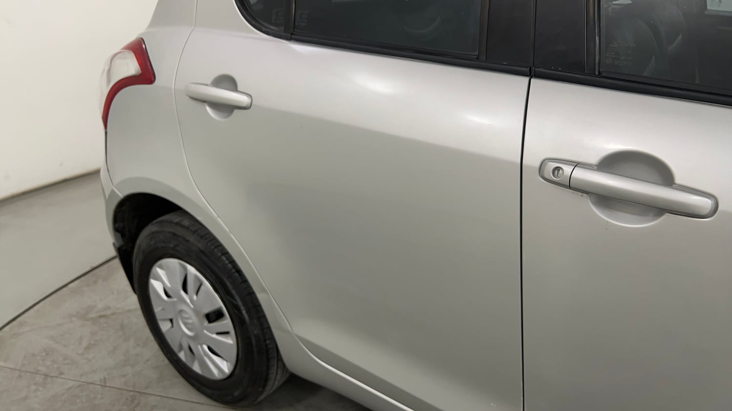 Used 2013 Maruti Suzuki Swift VXi Petrol Manual dents MINOR SCRATCH