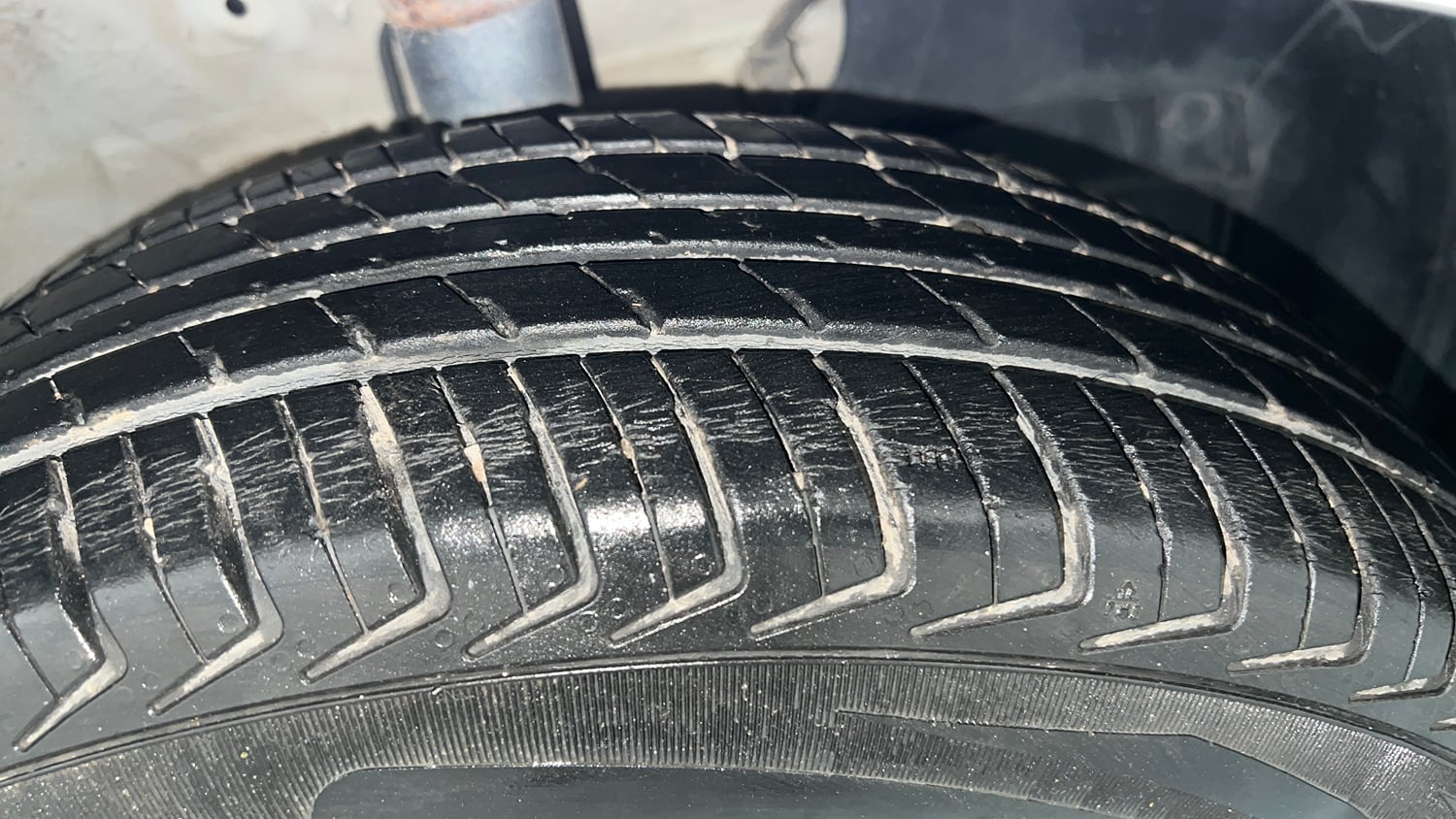 Used 2022 Maruti Suzuki Wagon R LXI 1.0 Petrol Manual tyres RIGHT FRONT TYRE TREAD VIEW