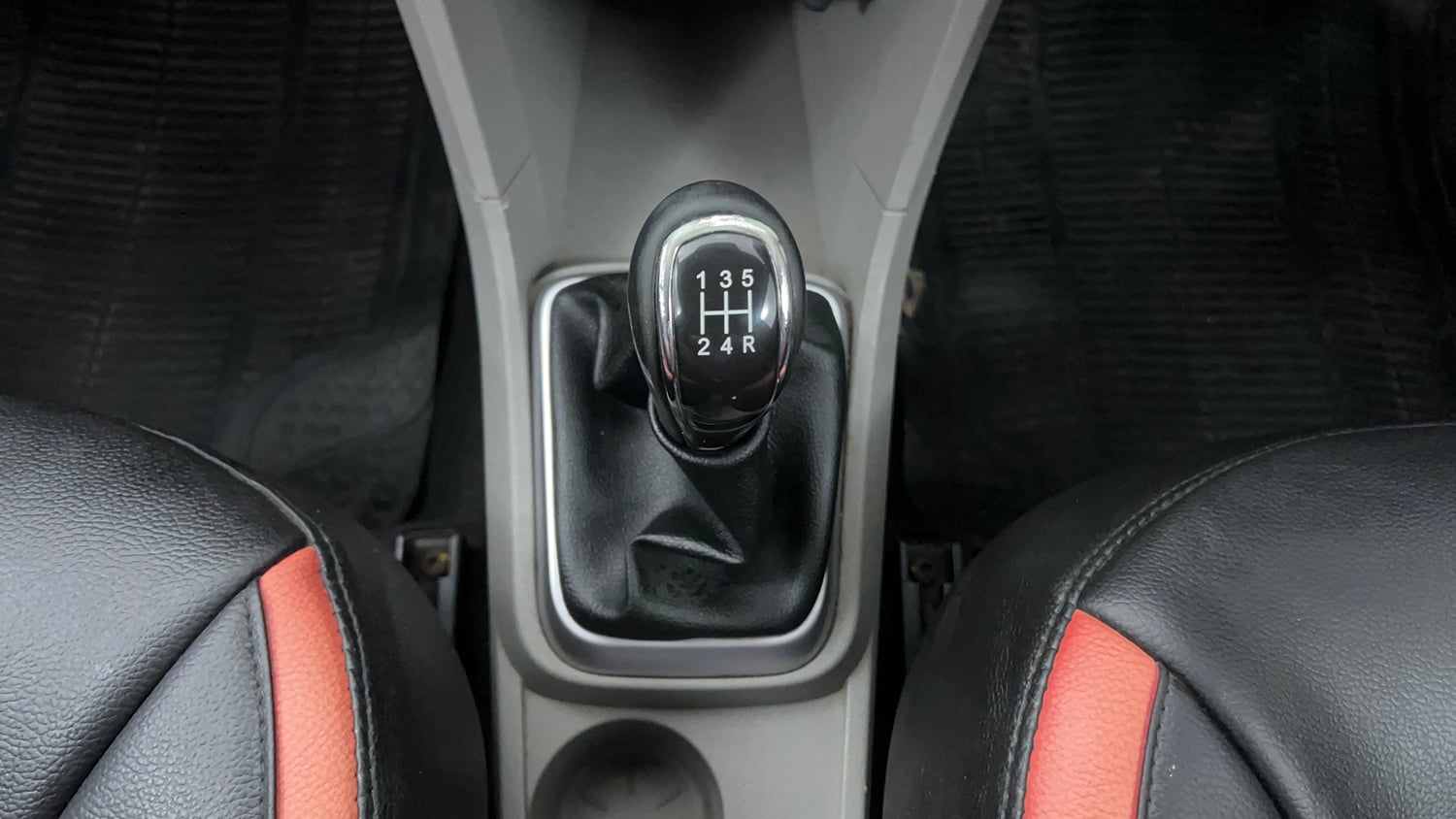 Used 2017 Tata Tiago Revotron XT Petrol Manual interior GEAR  KNOB VIEW
