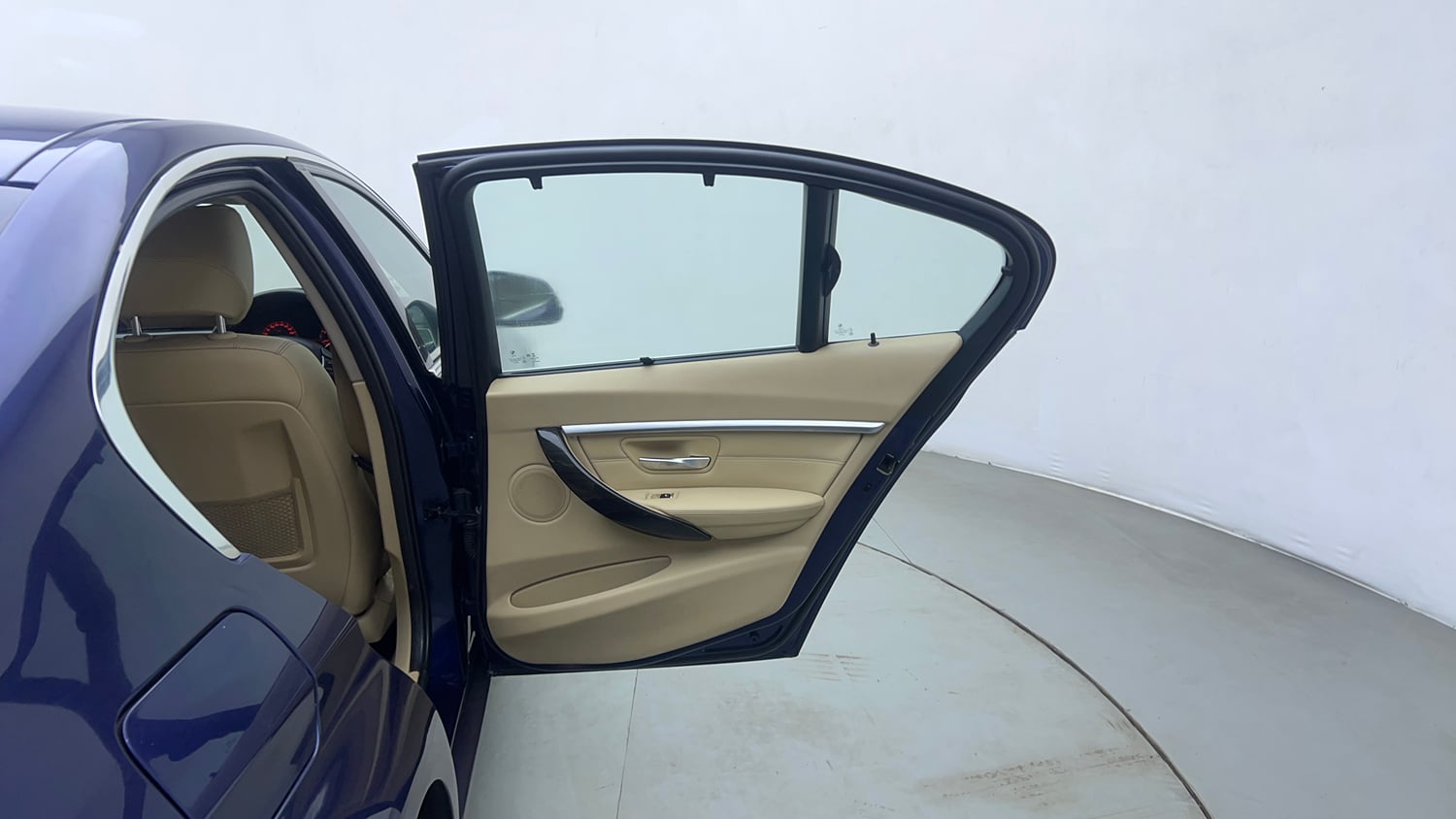 Used 2018 BMW 3 Series 320d Luxury Line Diesel Automatic interior RIGHT REAR DOOR OPEN VIEW
