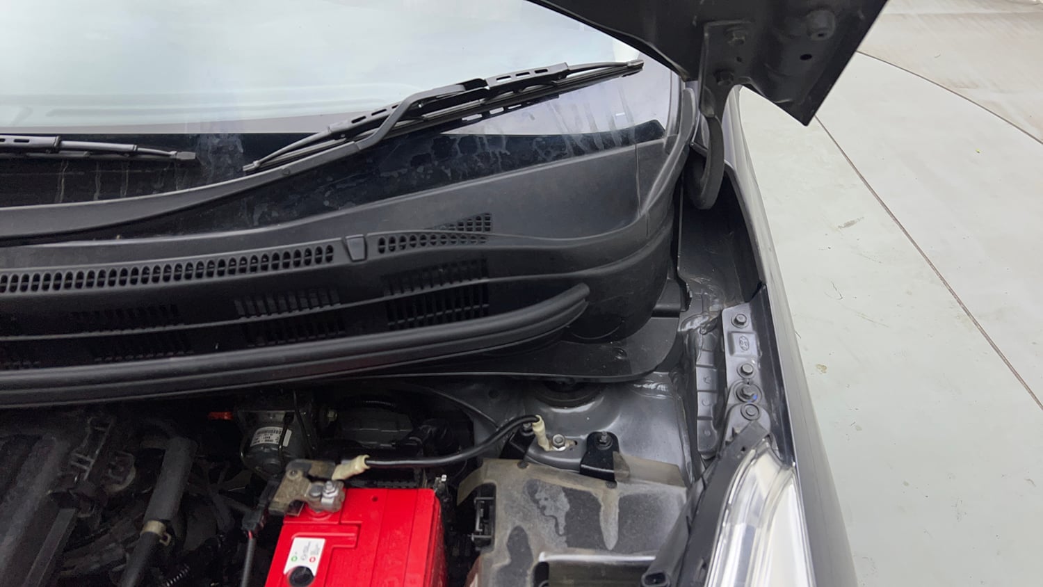Used 2018 Hyundai Grand i10 Sportz 1.2 Kappa VTVT Petrol Manual engine ENGINE LEFT SIDE HINGE & APRON VIEW