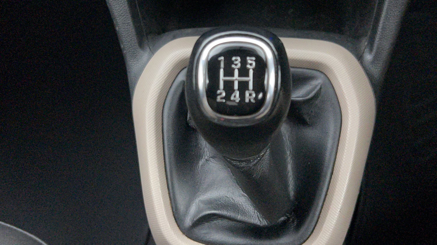 Used 2015 Hyundai Grand i10 Sportz 1.2 Kappa VTVT Petrol Manual interior GEAR  KNOB VIEW
