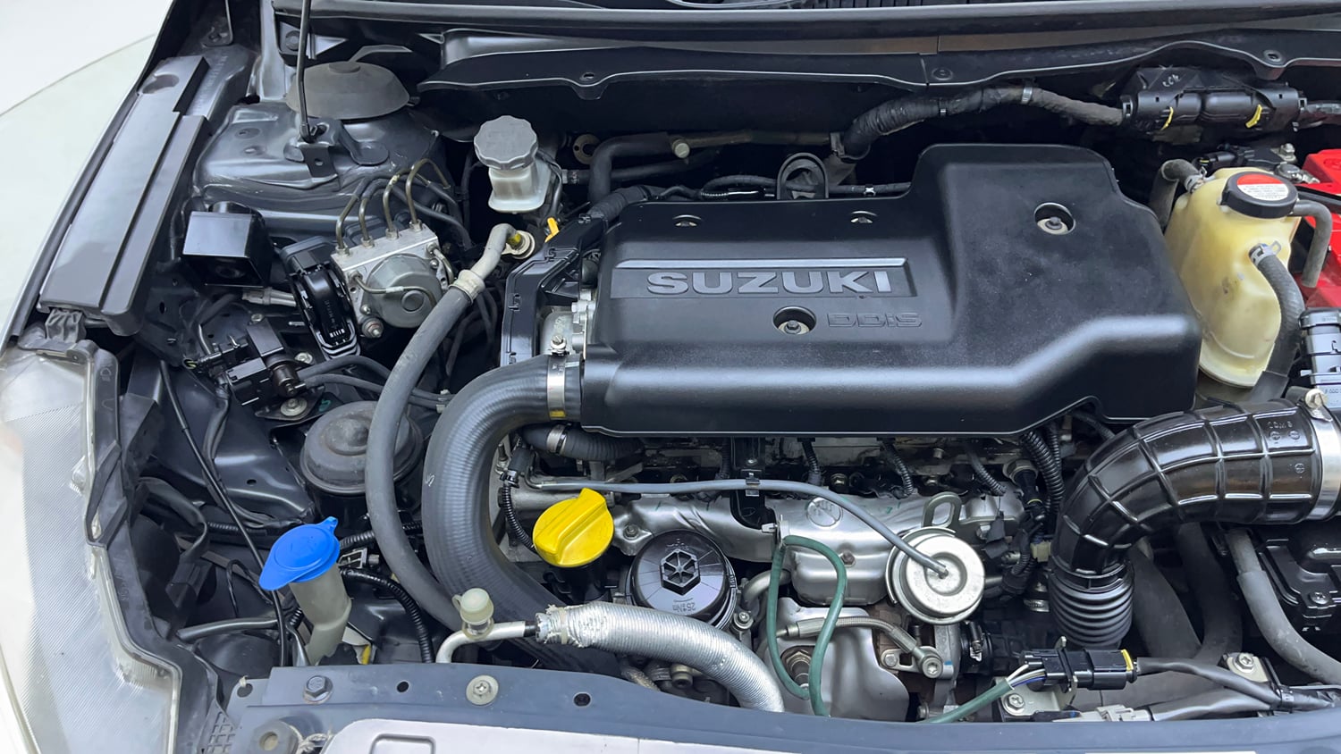 Used 2018 Maruti Suzuki Ciaz Delta 1.3 Hybrid Diesel Manual engine ENGINE RIGHT SIDE VIEW