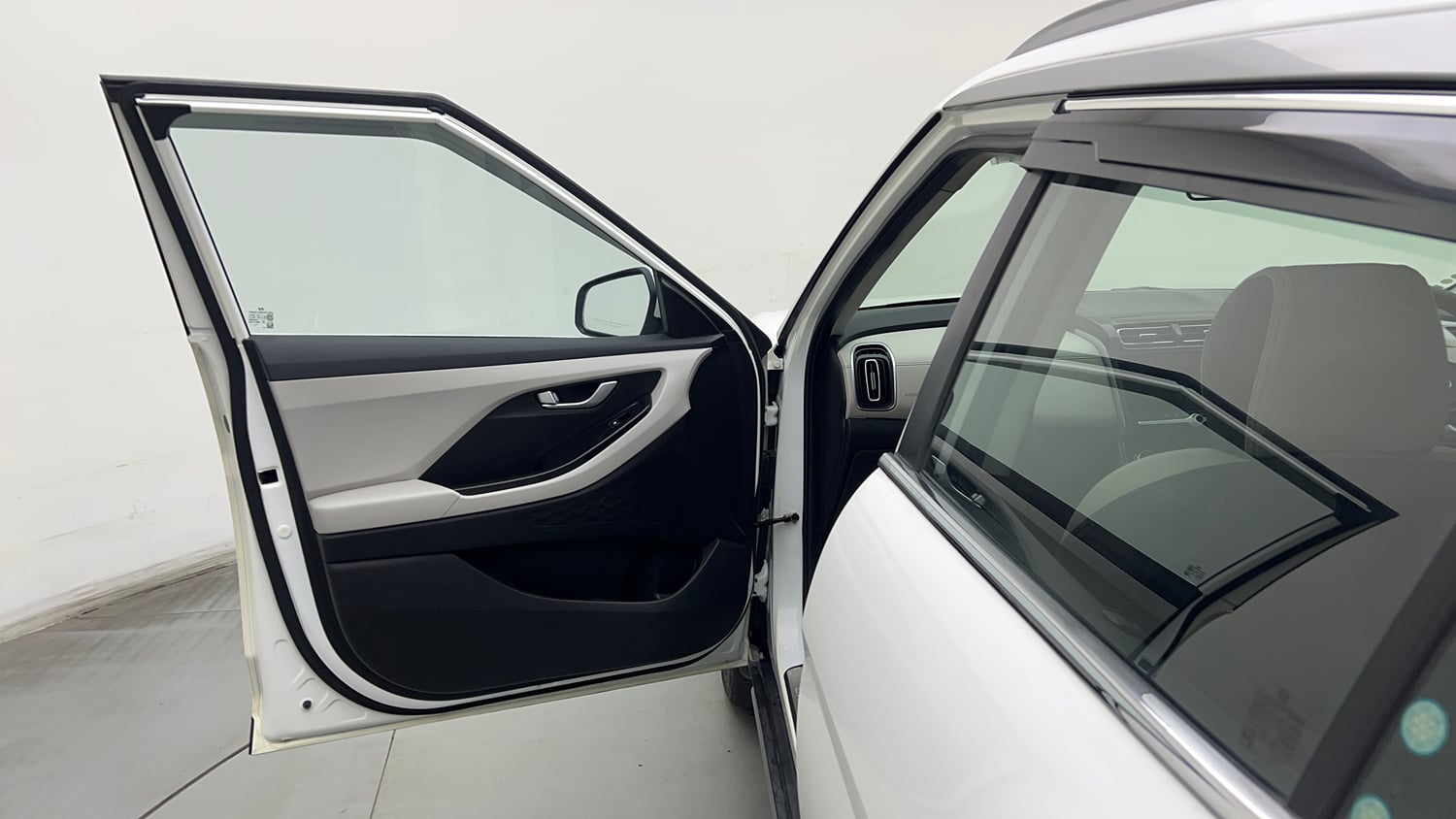 Used 2022 Hyundai Creta SX 1.5 Petrol Executive Petrol Manual interior LEFT FRONT DOOR OPEN VIEW