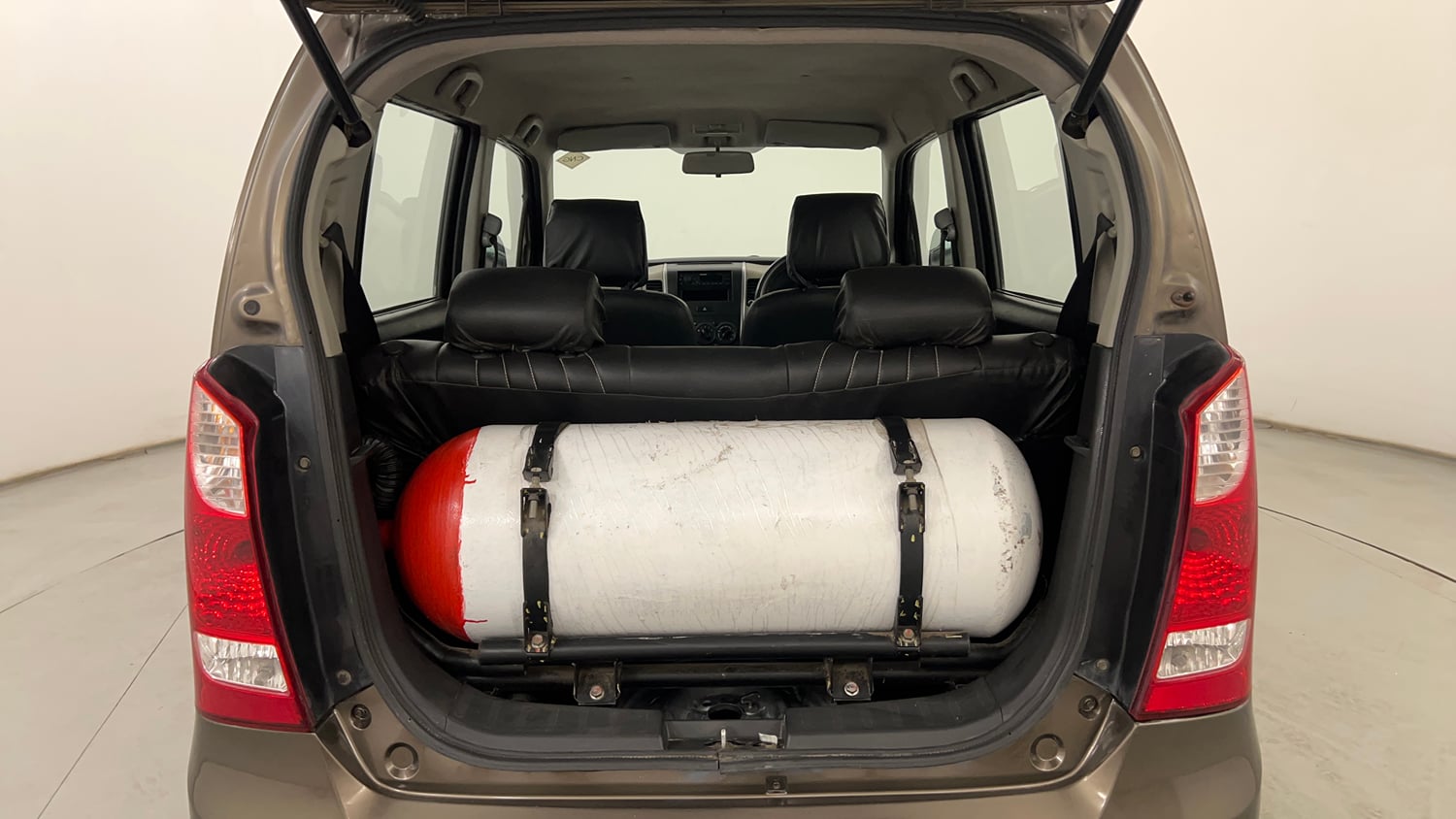 Used 2013 Maruti Suzuki Wagon R LXI CNG Cng Manual interior DICKY INSIDE VIEW