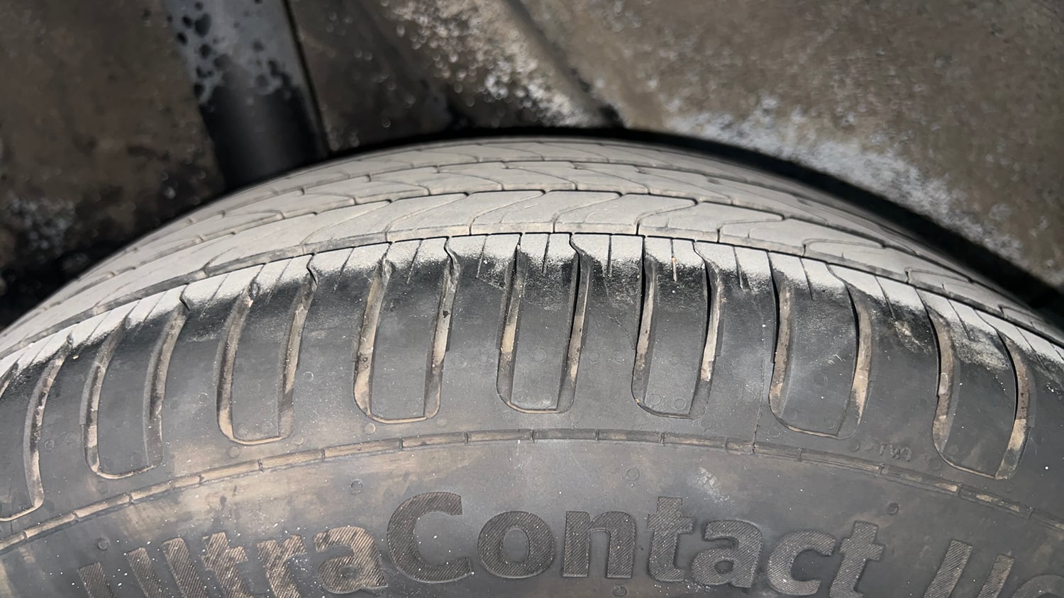 Used 2019 Hyundai Venue SX Plus 1.0 Turbo DCT Petrol Automatic tyres RIGHT REAR TYRE TREAD VIEW