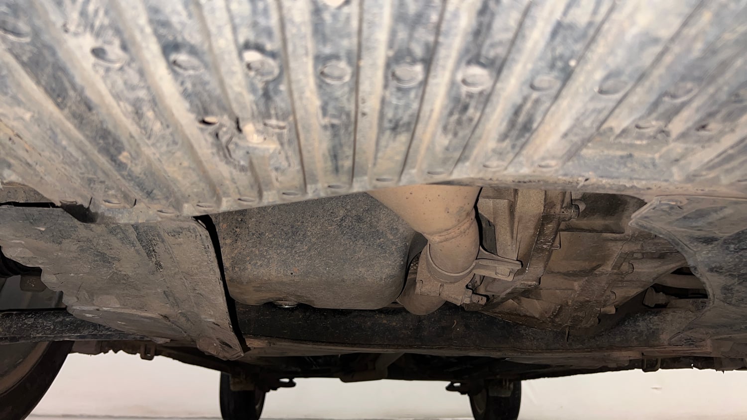 Used 2016 Maruti Suzuki Ciaz ZDi+ SHVS Diesel Manual extra FRONT LEFT UNDERBODY VIEW