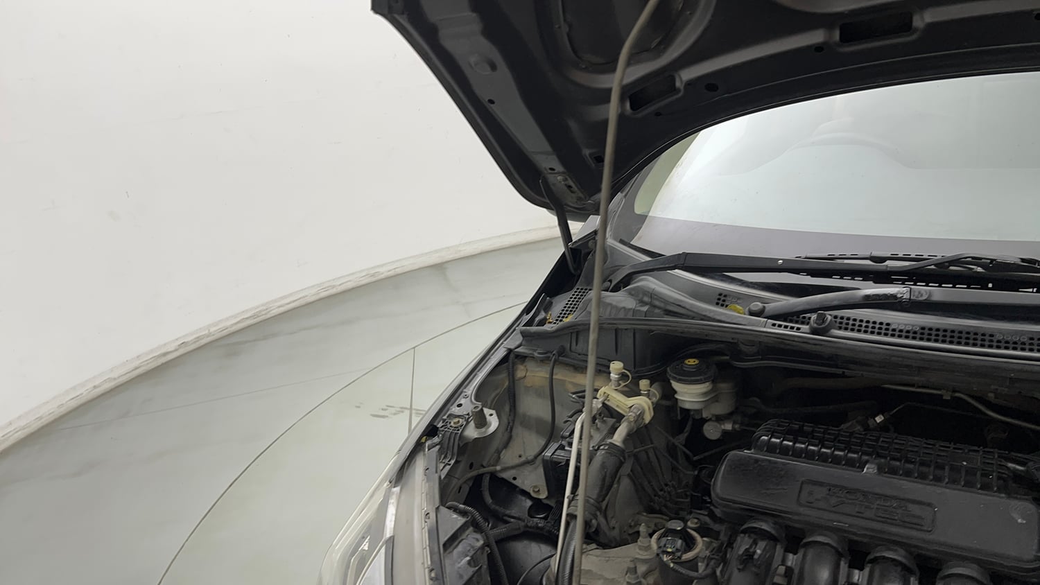 Used 2018 Honda City VX Petrol Petrol Manual engine ENGINE RIGHT SIDE HINGE & APRON VIEW