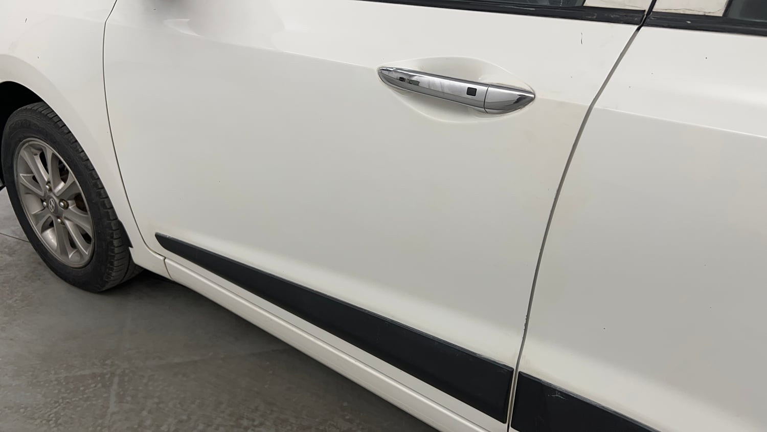 Used 2015 Hyundai Grand i10 Asta 1.2 Kappa VTVT Petrol Manual dents MINOR SCRATCH
