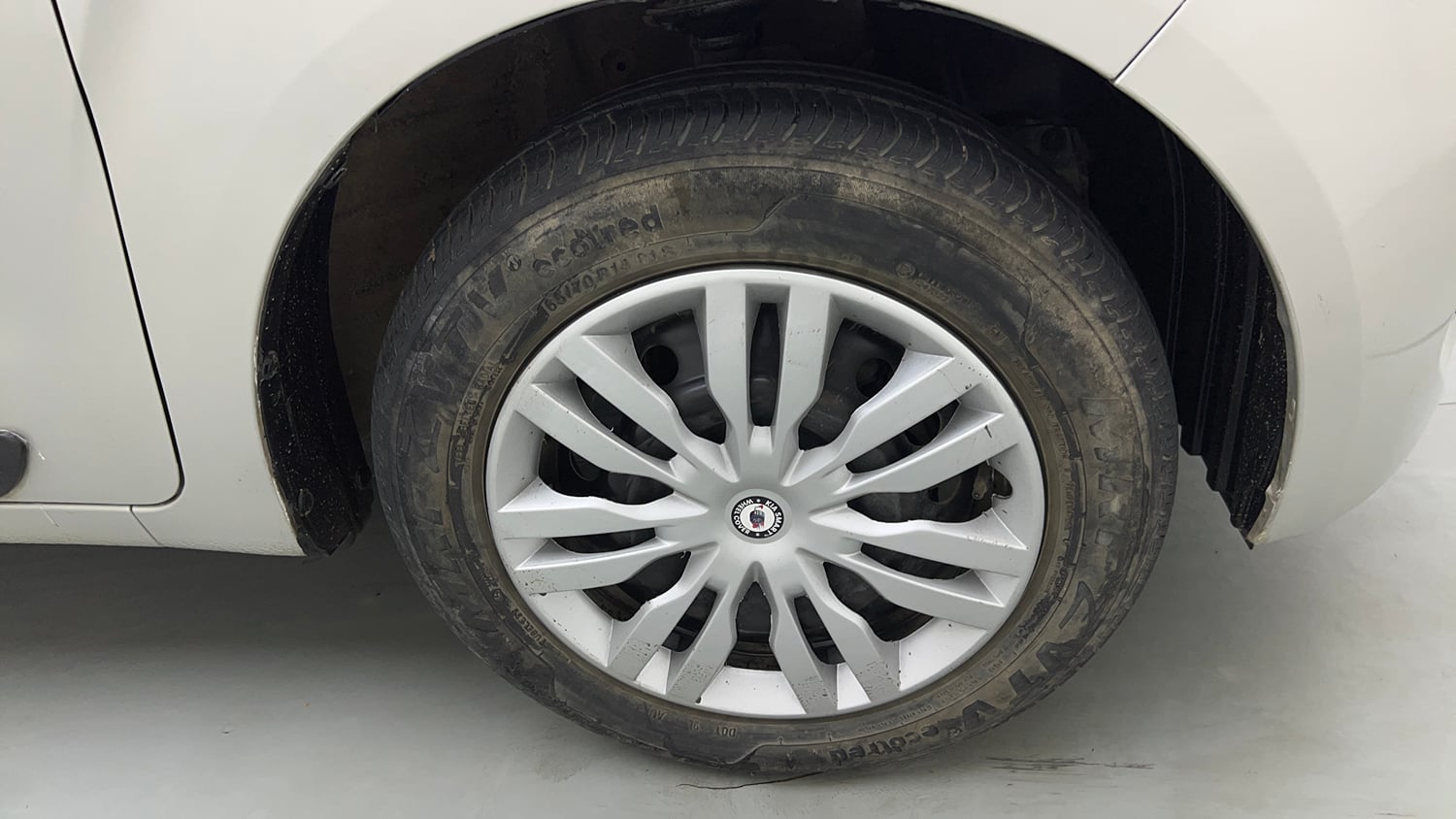 Used 2024 Maruti Suzuki Wagon R VXI 1.0 CNG Cng Manual tyres RIGHT FRONT TYRE RIM VIEW