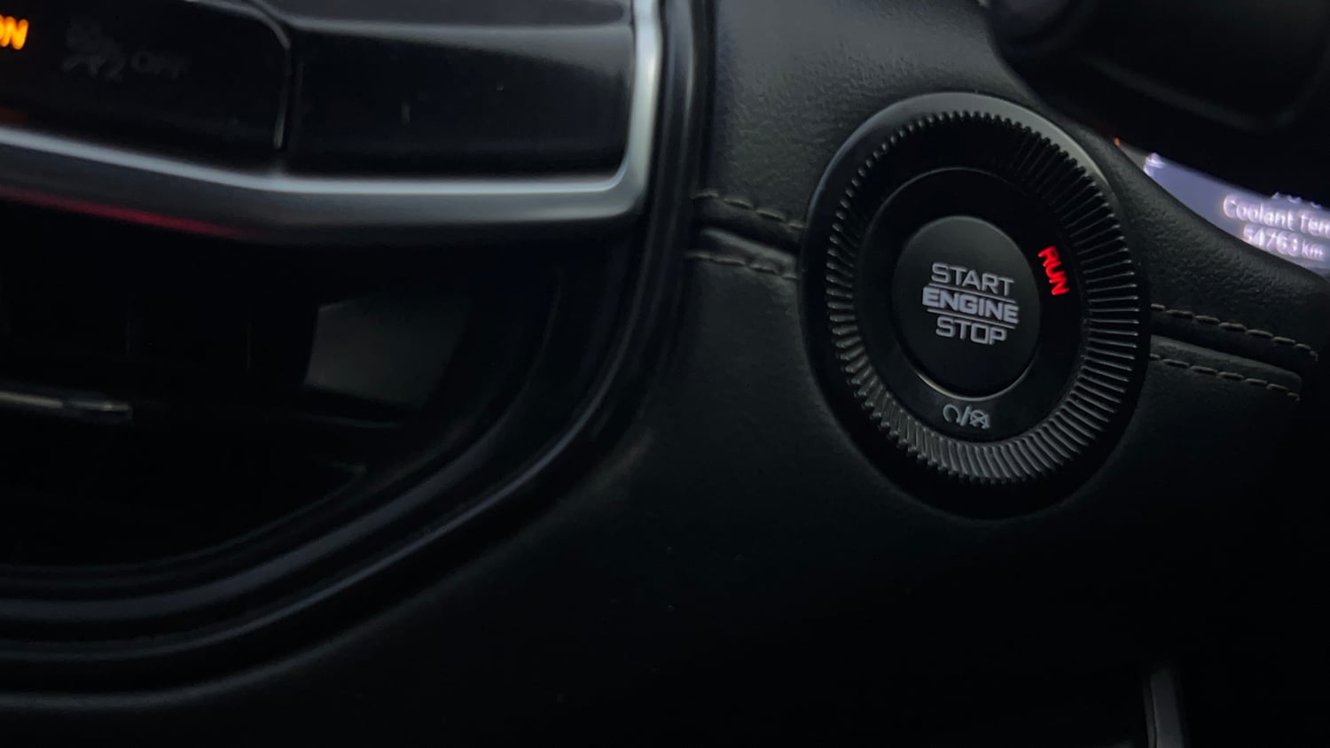 Used 2022 Jeep Compass 5th Anniversary Edition 1.4 Petrol DCT Petrol Automatic top_features Keyless start
