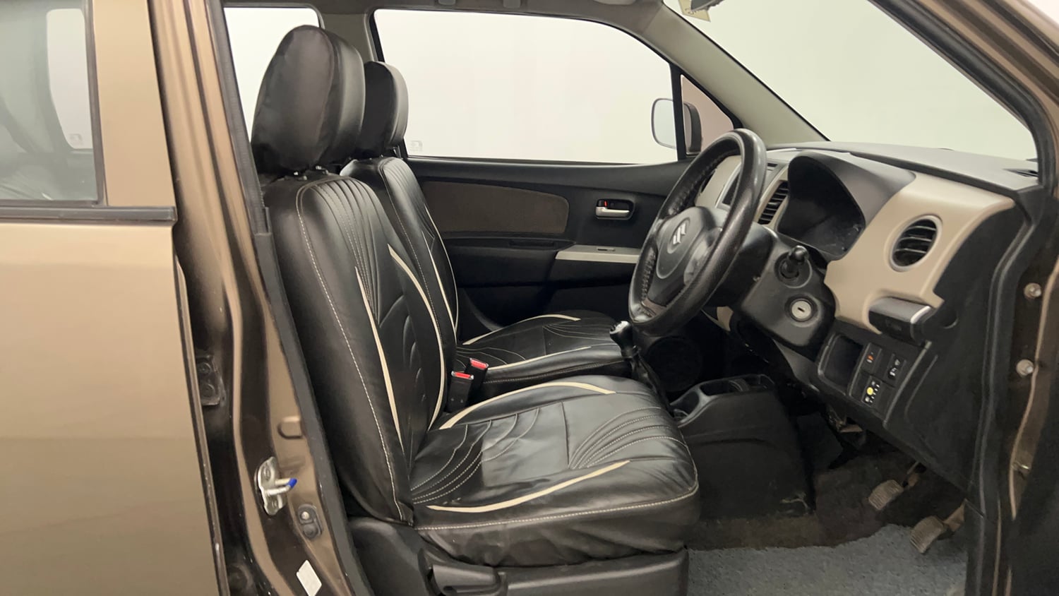 Used 2013 Maruti Suzuki Wagon R LXI CNG Cng Manual interior RIGHT SIDE FRONT DOOR CABIN VIEW