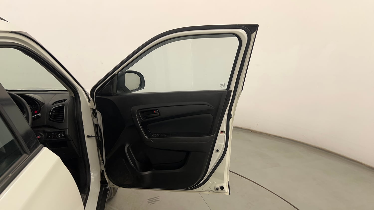 Used 2020 maruti-suzuki Vitara Brezza VXi Petrol Manual interior RIGHT FRONT DOOR OPEN VIEW
