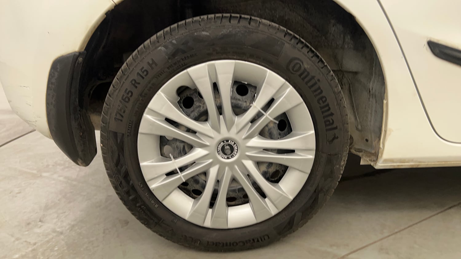 Used 2016 Honda Jazz SV Petrol Petrol Manual tyres RIGHT REAR TYRE RIM VIEW