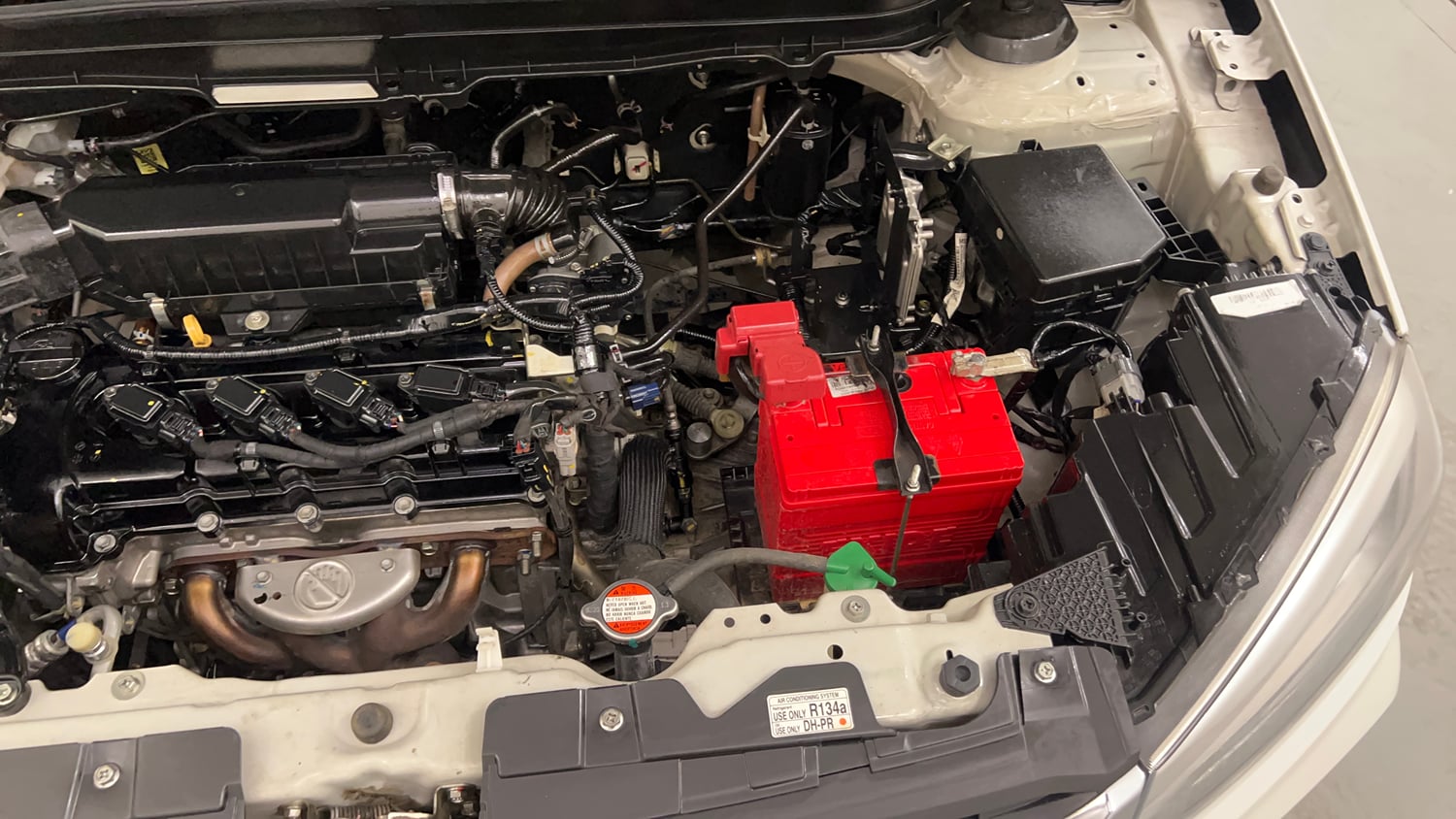 Used 2020 maruti-suzuki Vitara Brezza VXi Petrol Manual engine ENGINE LEFT SIDE VIEW