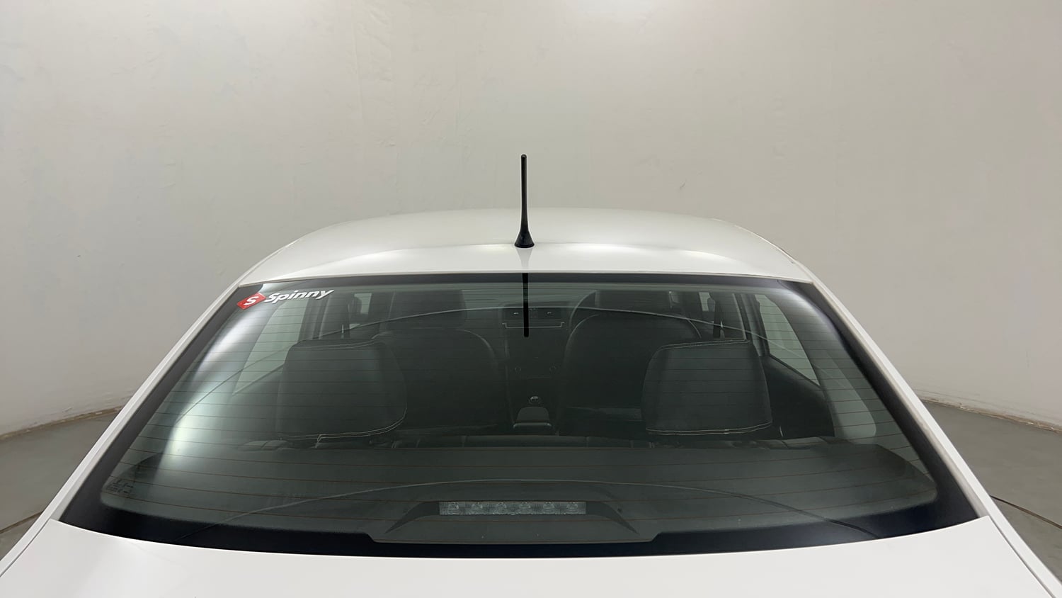 Used 2015 Volkswagen Vento Comfortline Petrol Petrol Manual exterior BACK WINDSHIELD VIEW