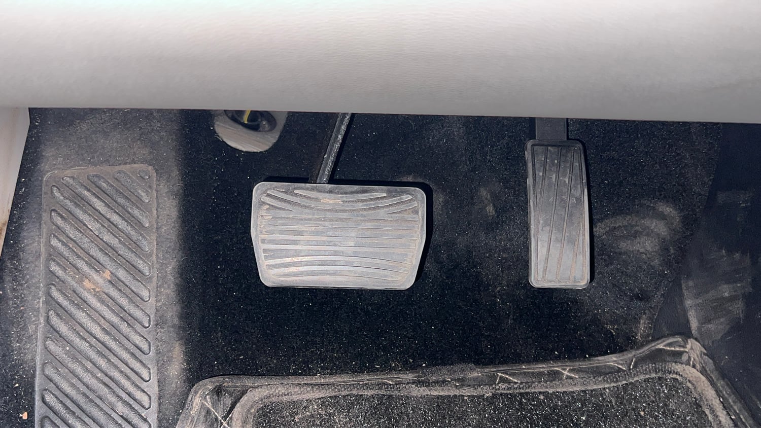 Used 2025 Mahindra XUV 3XO AX5 1.5 Diesel Autoshift Plus Diesel Automatic interior PEDALS VIEW