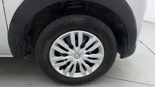 Used 2023 Renault Triber RXE Petrol Manual tyres RIGHT FRONT TYRE RIM VIEW