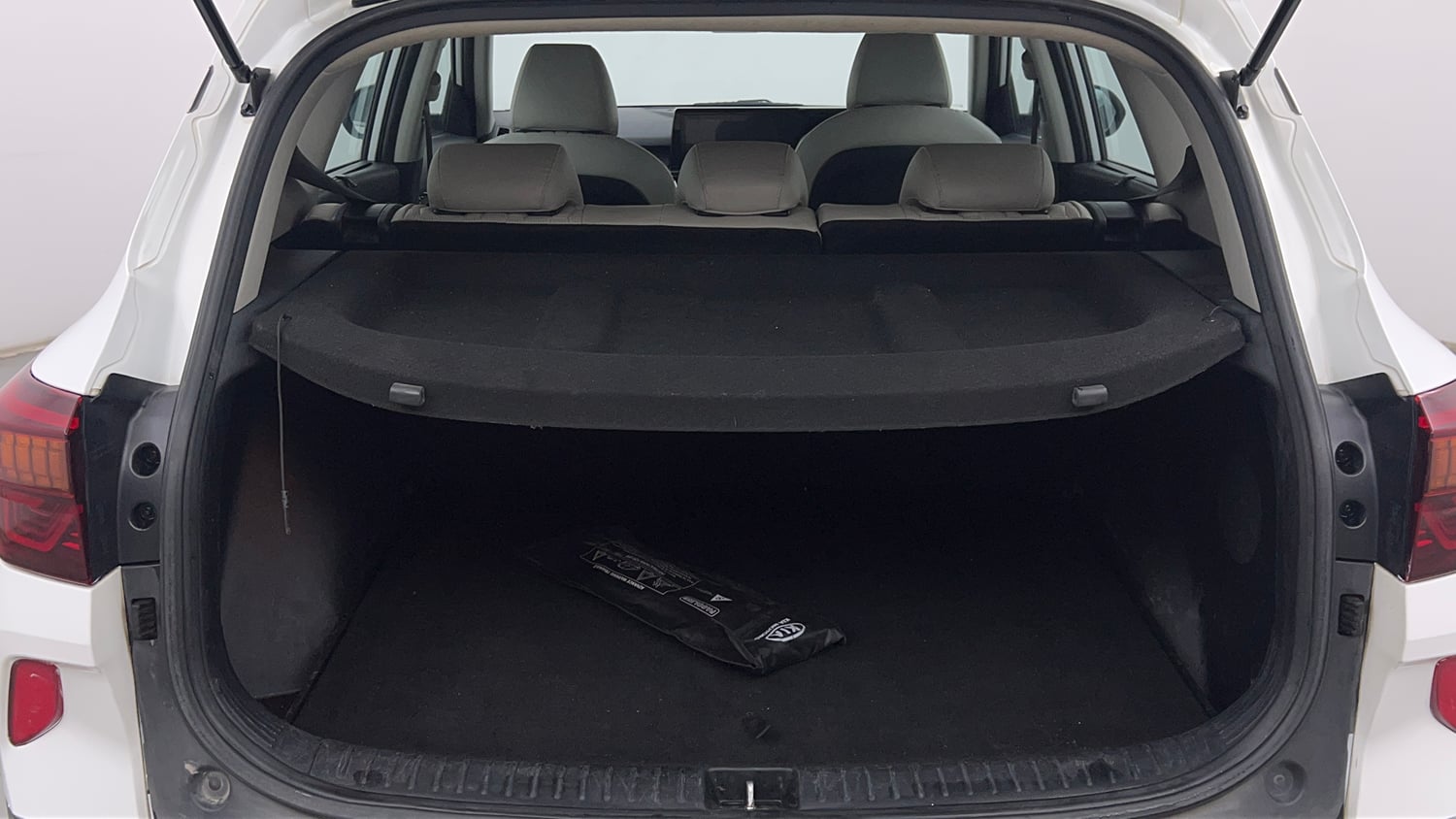 Used 2020 Kia Seltos HTX Plus 1.5 Diesel Diesel Manual interior DICKY INSIDE VIEW