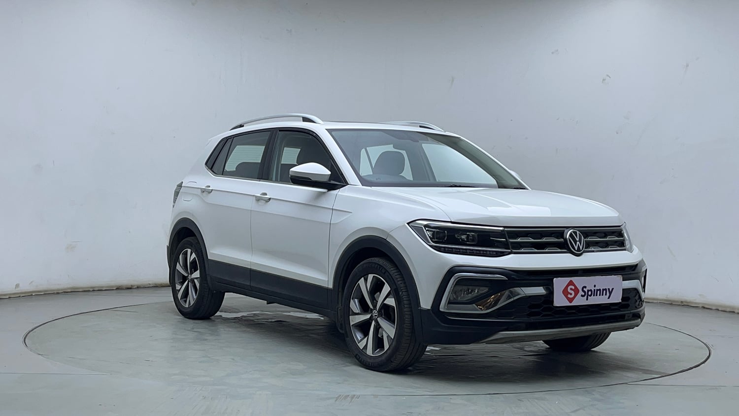 Used 2022 Volkswagen Taigun Topline 1.0 TSI AT Petrol Automatic exterior RIGHT FRONT CORNER VIEW