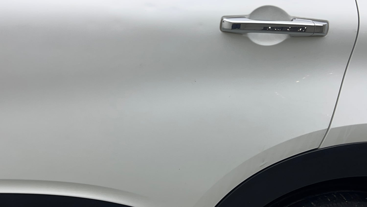Used 2024 Renault Triber RXZ Petrol Manual dents MINOR SCRATCH