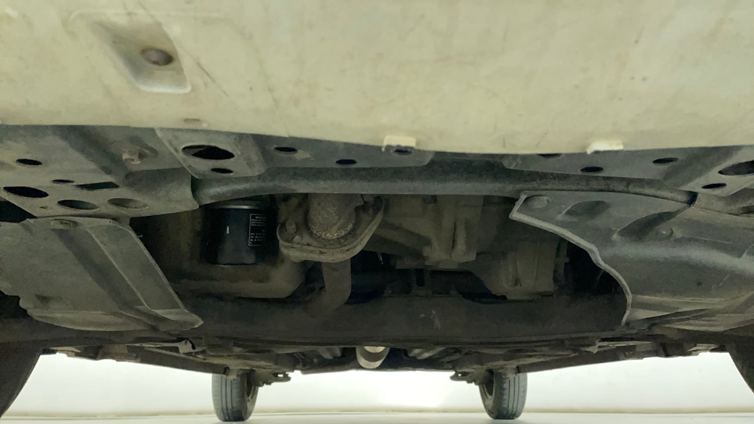 Used 2017 Maruti Suzuki Swift VXI (O) Petrol Manual extra FRONT LEFT UNDERBODY VIEW